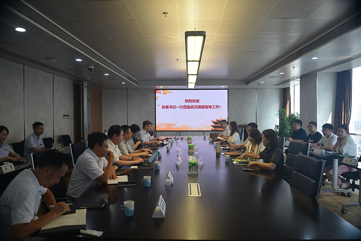 中交公規(guī)院孫勇書記一行蒞臨華杰中南分公司慰問調(diào)研 中交公規(guī)院孫勇書記一行蒞臨華杰中南分公司慰問調(diào)研